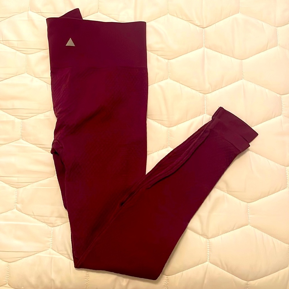 Balance Athletica seamless maroon leggings